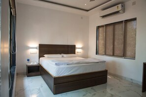 Luksus-dobbeltrom, balkong, sjøutsikt