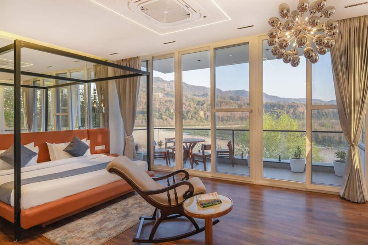 Premier Suite, 1 Double Bed, River View | 1 bedroom, free WiFi, bed sheets