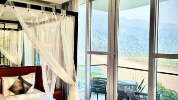 Premier Suite, 1 Double Bed, River View | Free WiFi, bed sheets