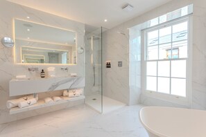 Bathroom - Suites at Derby House (Castletown)