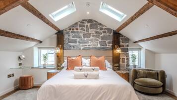 Luxury Double Room, 1 Double Bed | Premium bedding, minibar, in-room safe, blackout drapes