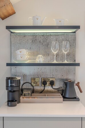 Luxury-Doppelzimmer, 1 Doppelbett | Essbereich im Zimmer