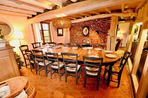 تناول الطعام