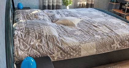 Agréable appartement pour 2 personnes avec WIFI, TV et terrasse