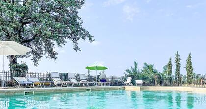 Gemütliche Wohnung für 4 Leute mit Pool, W-LAN, TV, Terrasse und Haustiere erlaubt