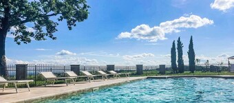 Beautiful apartment for 4 people with WIFI, pool, TV, terrace and pets allowed