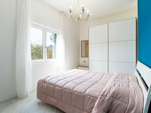 2 Schlafzimmer, Reisekinderbett, kostenloses WLAN