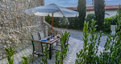 Stunning private villa for 6 guests with A/C, WIFI, TV and patio