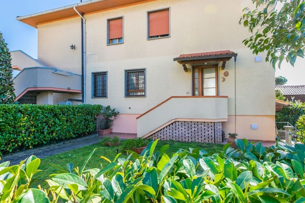 Möbel, Holz, Interior Design, Flooring, Küche, Cabinetry, Fussboden, Zimmer, Major Appliance, Schrank