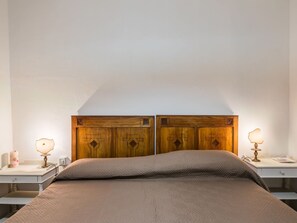 2 camere, culla da viaggio, Wi-Fi gratuito, lenzuola