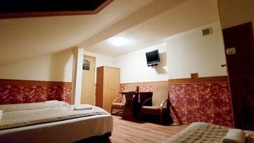 Classic Room | 2 bedrooms, free WiFi