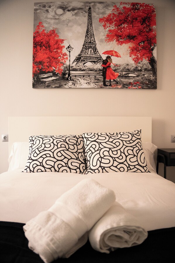 1 chambre, fer et planche Ă repasser, draps fournis