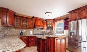 Fridge, microwave, oven, coffee/tea maker