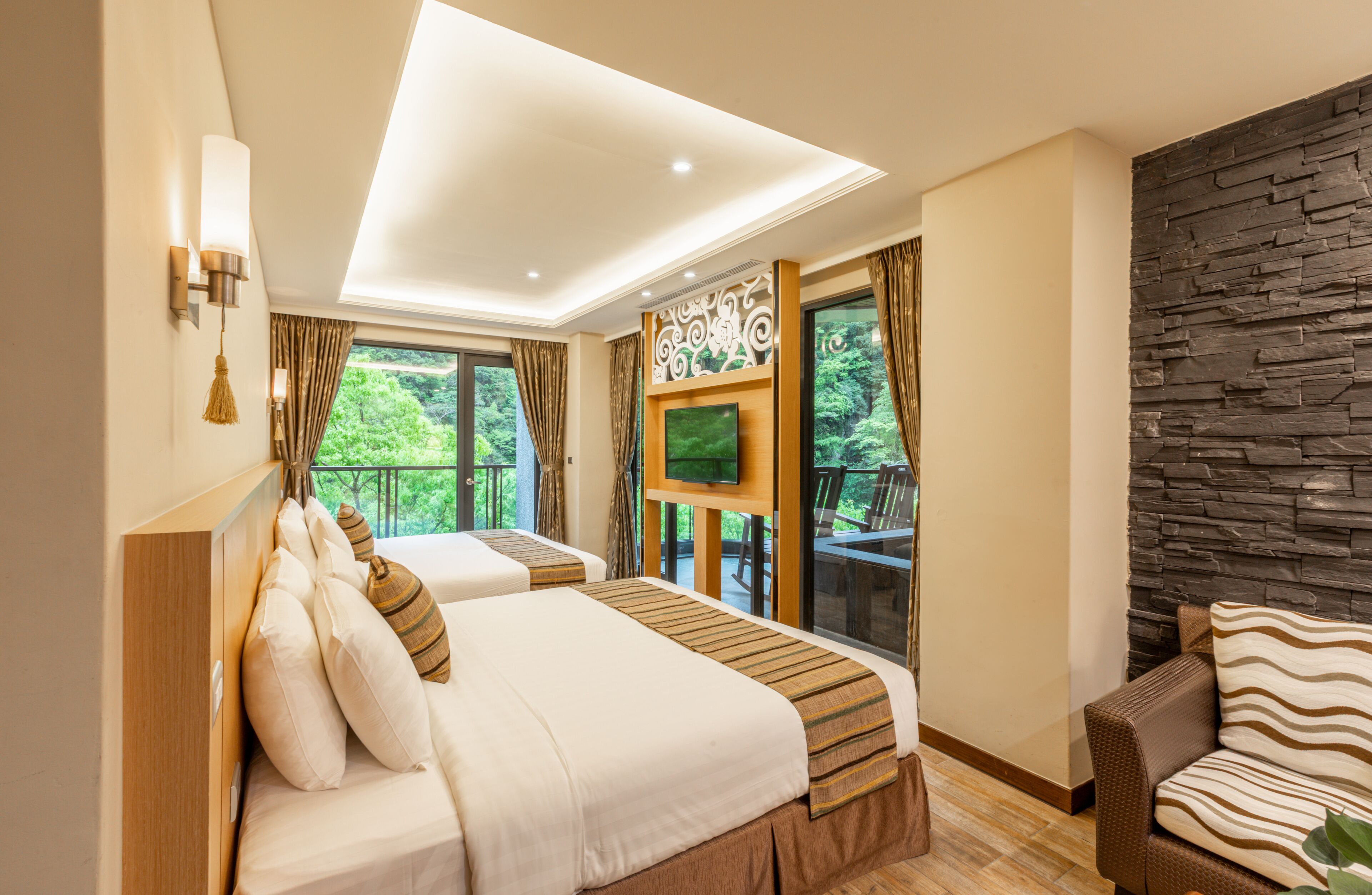 Luxury Quadruple Room (Double Bathtub) | Free WiFi