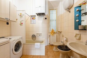Appartement, 2 chambres | Salle de bain