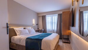 Standard Double Room | In-room safe, desk, laptop workspace, blackout curtains - Hôtel HEMERA (Tournai)