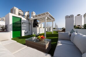 Apartment | Property grounds - House in Puerto de Mogan With Marina Views (Mogan)