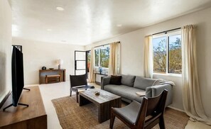 Téléviseur, bureau