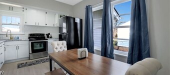 4-BR Quiet Retreat, Mins from Downtown Wichita