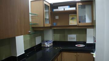 Fridge, microwave