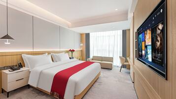 Luxury Double Room, City View | Laptop workspace, soundproofing, iron/ironing board, free WiFi