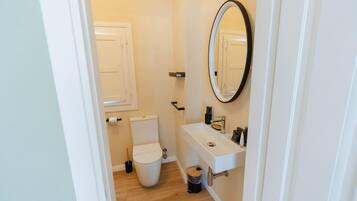 Hårtork och handdukar