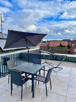 Outdoor dining - Ahaus: City oasis with terrace & private garage (Ahaus)