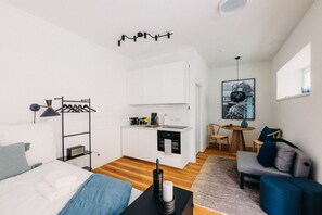 1 bedroom, desk, iron/ironing board, free WiFi - Design meets comfort - urban & modern (Düsseldorf)