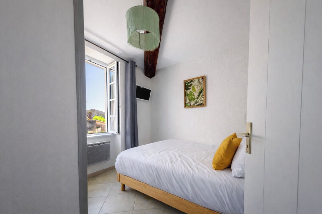 Design Apartment, 3 Bedrooms (N 7 La Sterne Royale) | Iron/ironing board, free WiFi