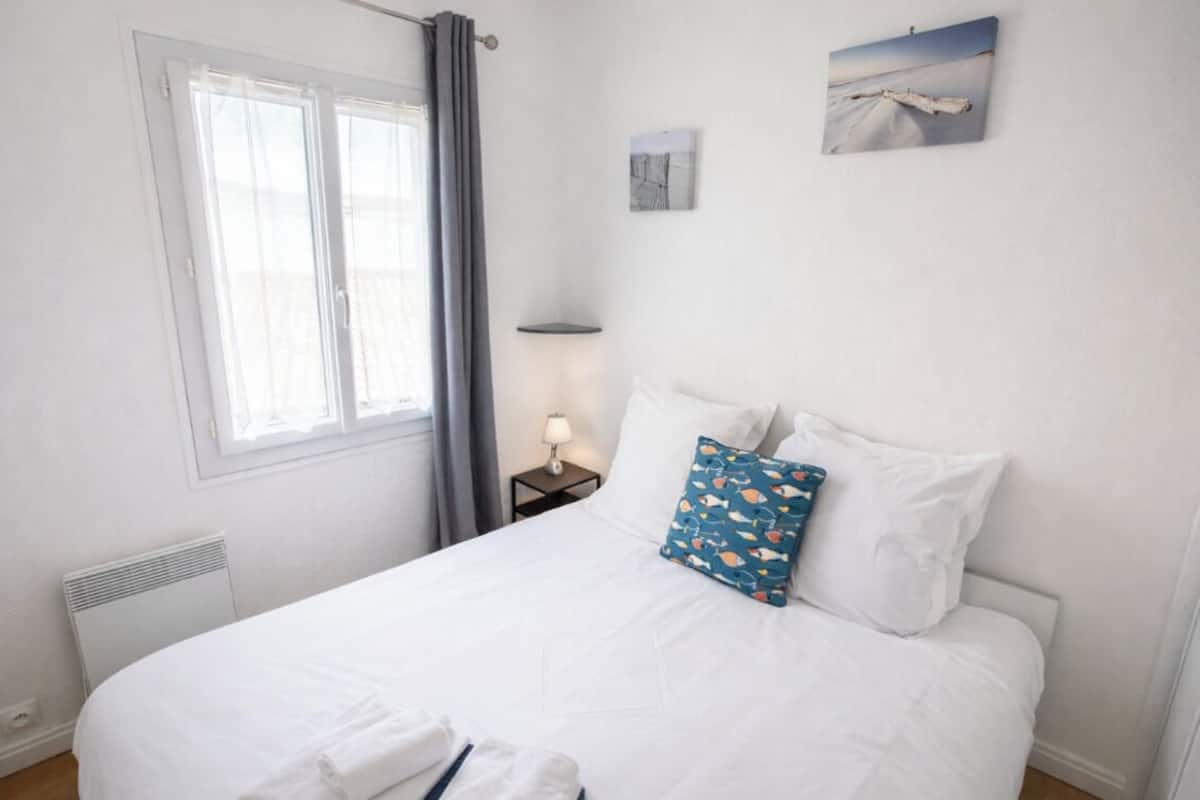 Design Apartment, Patio (N3 La Sterne Élégante) | Iron/ironing board, free WiFi