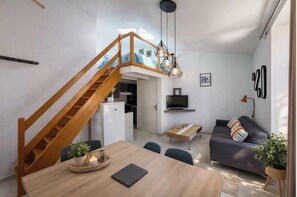 Design Apartment, 3 Bedrooms (N 7 La Sterne Royale) | Living area - Le Clos des Sternes (La Flotte)