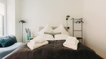 1 bedroom, desk, iron/ironing board, free WiFi