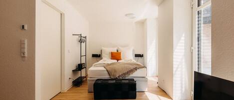 1 bedroom, desk, iron/ironing board, free WiFi