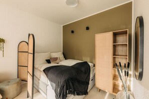 1 slaapkamer, een bureau, een strijkplank/strijkijzer, gratis wifi