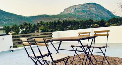 Glenville Holiday Villa - Top Two Floors
