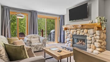 Smart TV, fireplace, video games