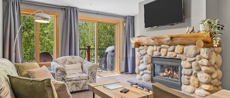 Smart-TV, Kamin, Videospiele