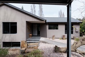 Exterior - Perfect for groups and large families Sleeps 12 (Newstead)