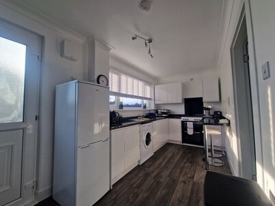 Cozy Shotts House With 2 Bedrooms