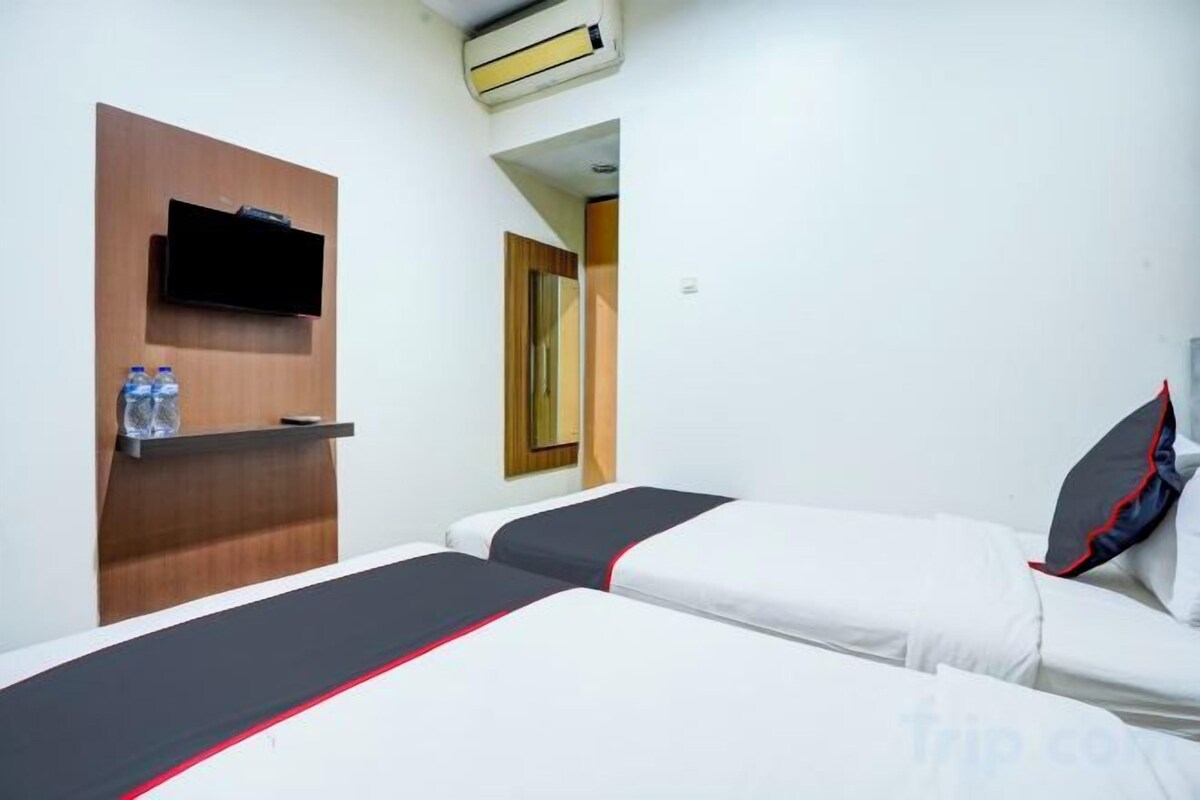 Iron/ironing board (on request), bed sheets