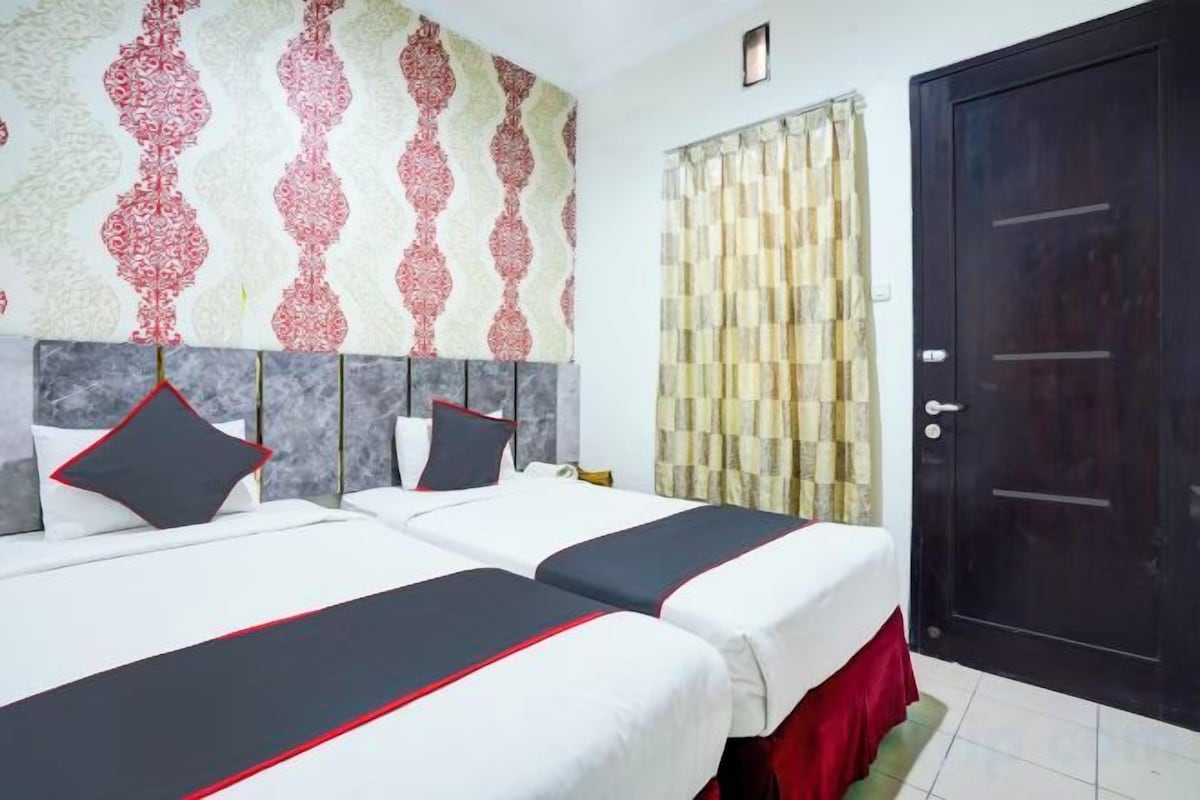 Iron/ironing board (on request), bed sheets