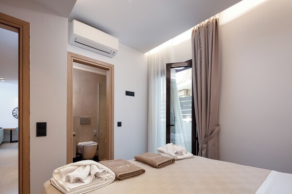 Comfort Apartment, 2 Bedrooms, City View | 2 bedrooms, in-room safe, blackout drapes, soundproofing