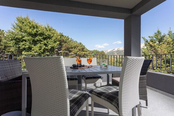 Outdoor dining - Deluxe Apartment Kovac 2 (Baška)