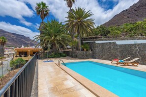 Hus | Basseng | Utendørsbasseng