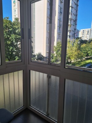 Classic Studio, Balcony, Garden View | Private kitchen | Electric kettle, toaster - Studio Beni (Ljubljana)
