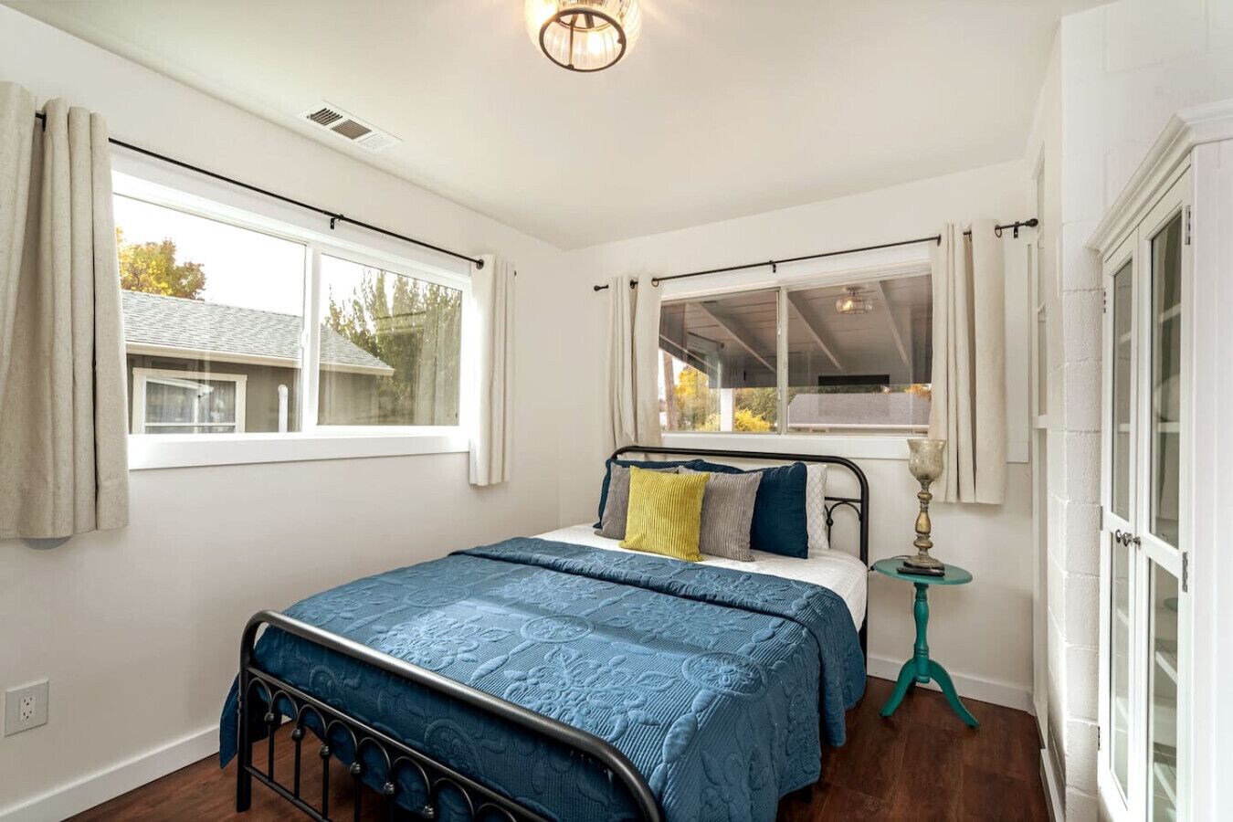 3 habitaciones, escritorio, wifi y ropa de cama 