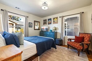 3 habitaciones, escritorio, wifi y ropa de cama 
