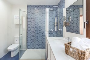 Shower, hair dryer, towels - La Manga Club El Rancho Villa 612 (Atamaría)