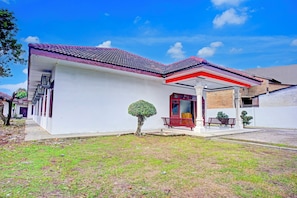 ด้านหน้าที่พัก