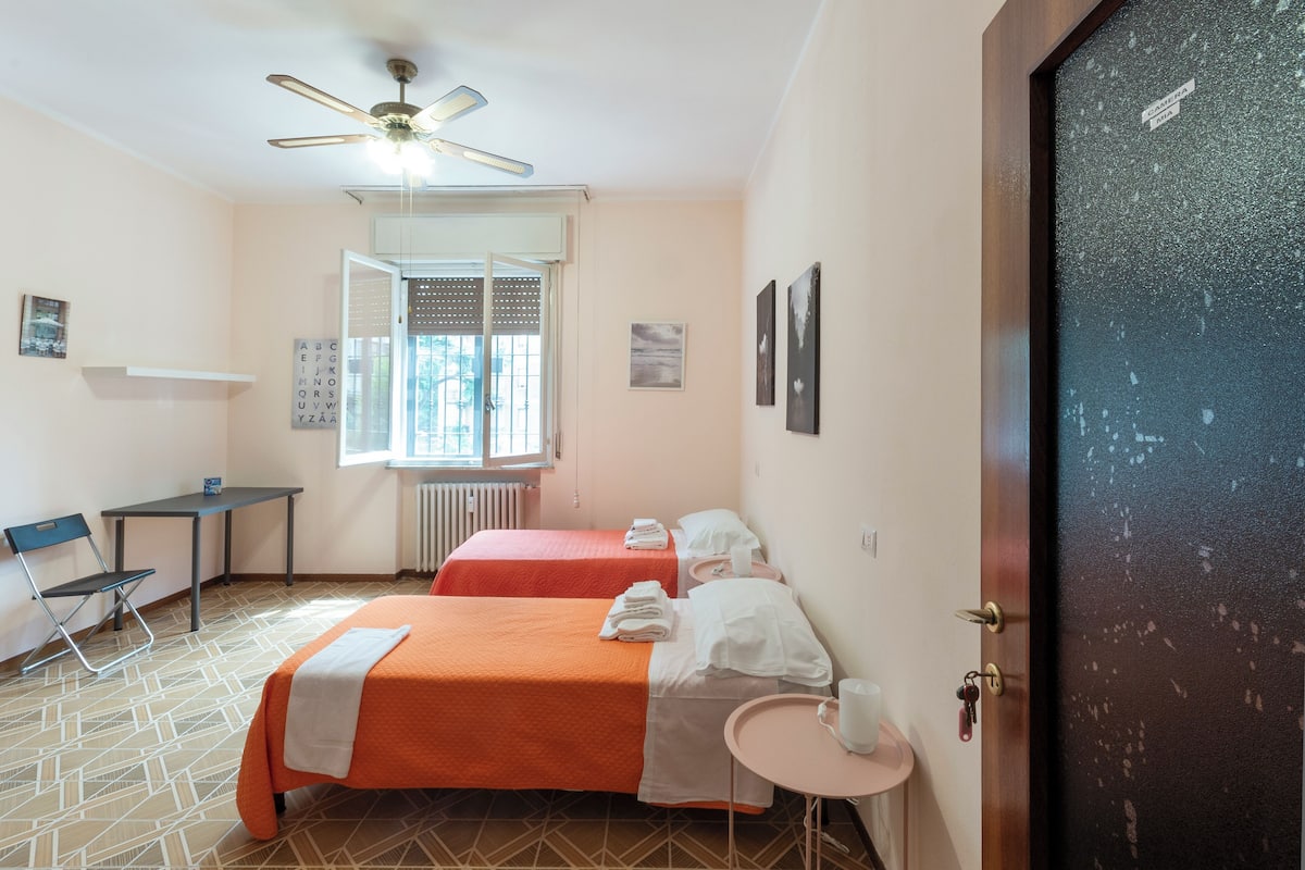 Comfort Double or Twin Room | Desk